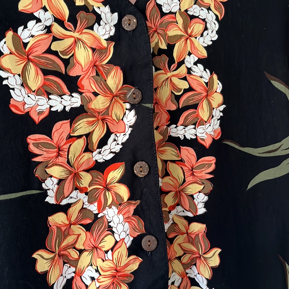Vintage Hilo Hattie Cropped Button Down Made in Hawaii - Picture 2 of 4
